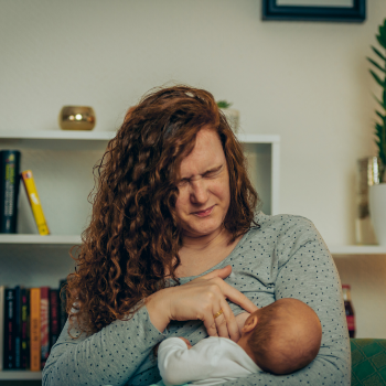 5 Side Effects of Breastfeeding (and How to Manage Them)